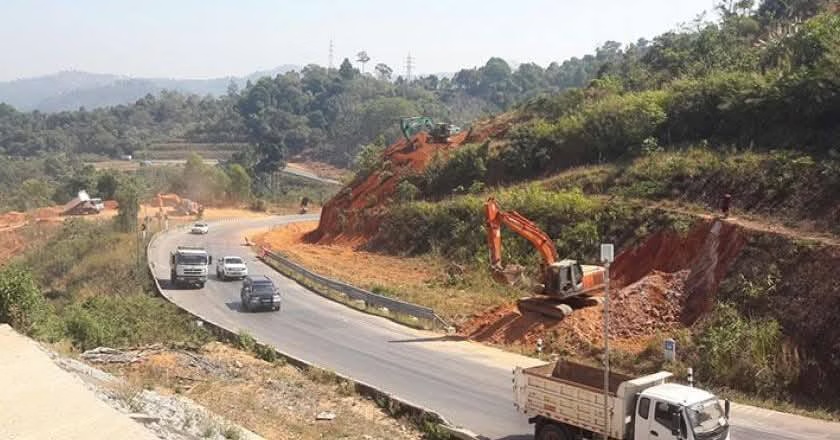 ၂ နှစ်ကျော်ကြာ ပိတ်ထားတဲ့ ဘားအံ - ကော့ကရိတ် - မြဝတီ အာရှလမ်းမကြီး ပြန်ဖွင့်ပြီ