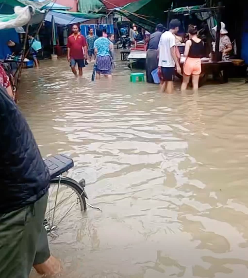 အာကာသ မသွားခင် ရေနုတ်မြောင်း အရင်ရှင်းပါလို့ ရေဘေးသင့် ပြည်သူတွေ မင်းအောင်လှိုင်ကို ပြောဆို