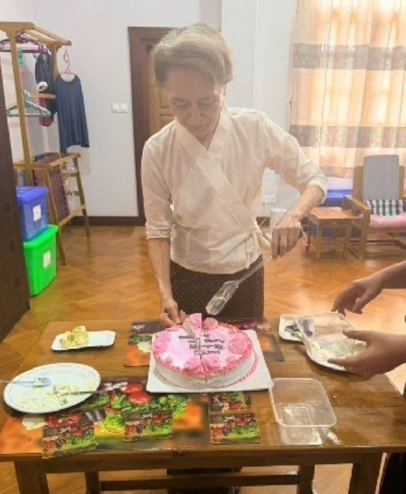 နိုင်ငံတော်၏ အတိုင်ပင်ခံပုဂ္ဂိုလ် ဒေါ်အောင်ဆန်းစုကြည်နှင့် ICRC ရဲ့ မြန်မာနိုင်ငံဆိုင်ရာ ဌာနေကိုယ်စားလှယ် တွေ့ဆုံခဲ့တယ်လို့ အာဏာသိမ်း အစိုးရ ထုတ်ပြန်