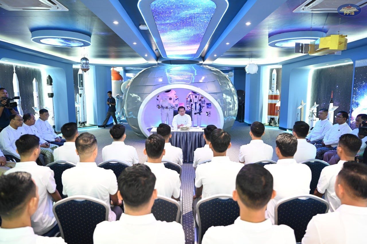 အာကာသ မသွားခင် ရေနုတ်မြောင်း အရင်ရှင်းပါလို့ ရေဘေးသင့် ပြည်သူတွေ မင်းအောင်လှိုင်ကို ပြောဆို