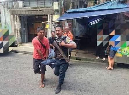 တိုက်ခန်းပေါ် ဆန်းရှိတ်တက်ပြင်တဲ့ အမျိုးသား ခြေချော်ပြီး ပြုတ်ကျလို့ သေဆုံး