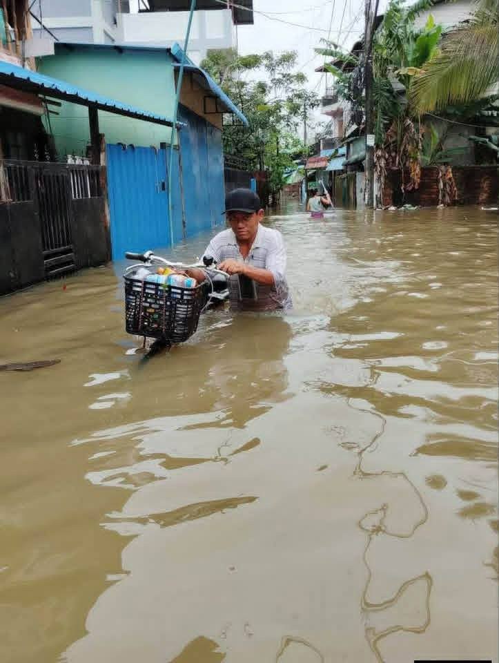 အာကာသ မသွားခင် ရေနုတ်မြောင်း အရင်ရှင်းပါလို့ ရေဘေးသင့် ပြည်သူတွေ မင်းအောင်လှိုင်ကို ပြောဆို