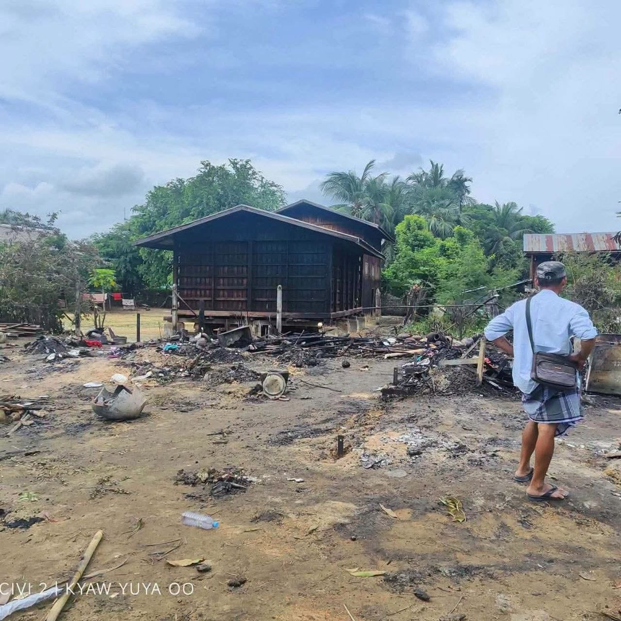 ဒီပဲယင်းမြို့နယ်က ရွာတရွာမှာ တိမ်းရှောင်နေတဲ့ နိုင်ငံရေးအကျဥ်းသား အိမ် မီးရှို့ခံရ 