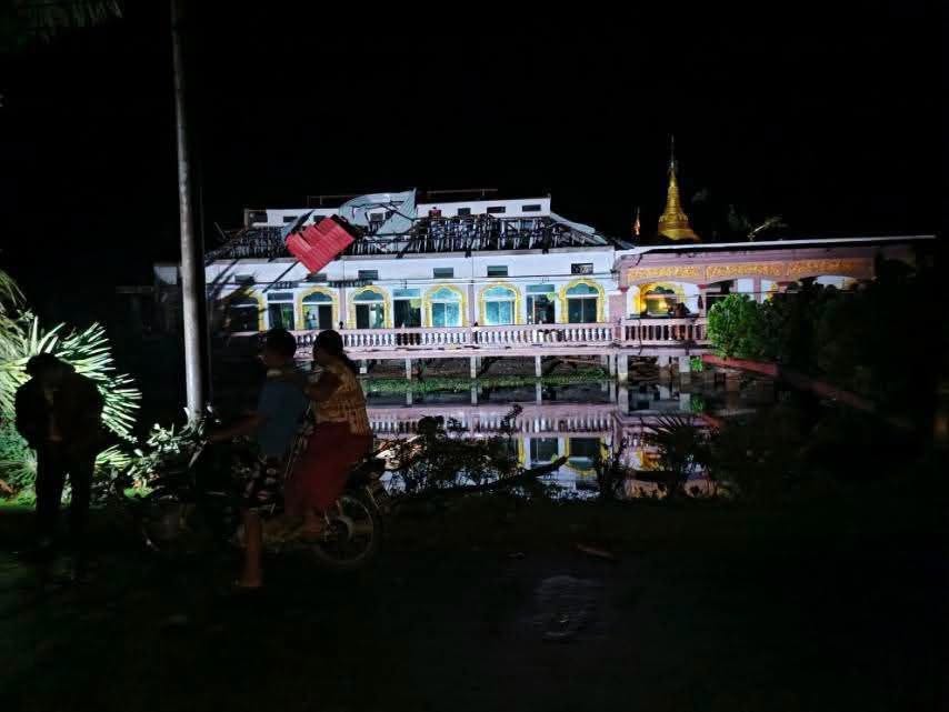 မြန်မာနိုင်ငံအောင်ပိုင်းက မြို့နယ်အတော်များများမှာ လေဆင်နှာမောင်း တိုက်ခတ်သွားလို့ ပျက်စီးဆုံးရှုံးမှုများခဲ့