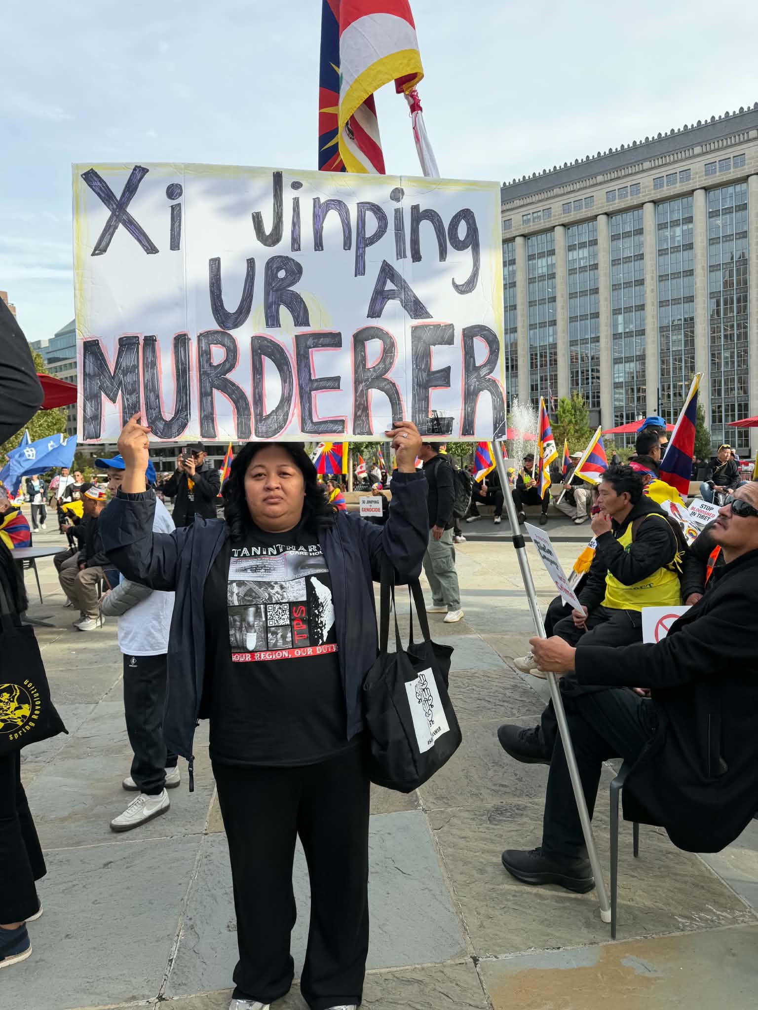 ဝါရှင်တန်ဒီစီသို့ ရောက်ရှိနေတဲ့ တရုတ်သမ္မတ ရှီကျင့်ဖျင်ကို ဆန္ဒပြ