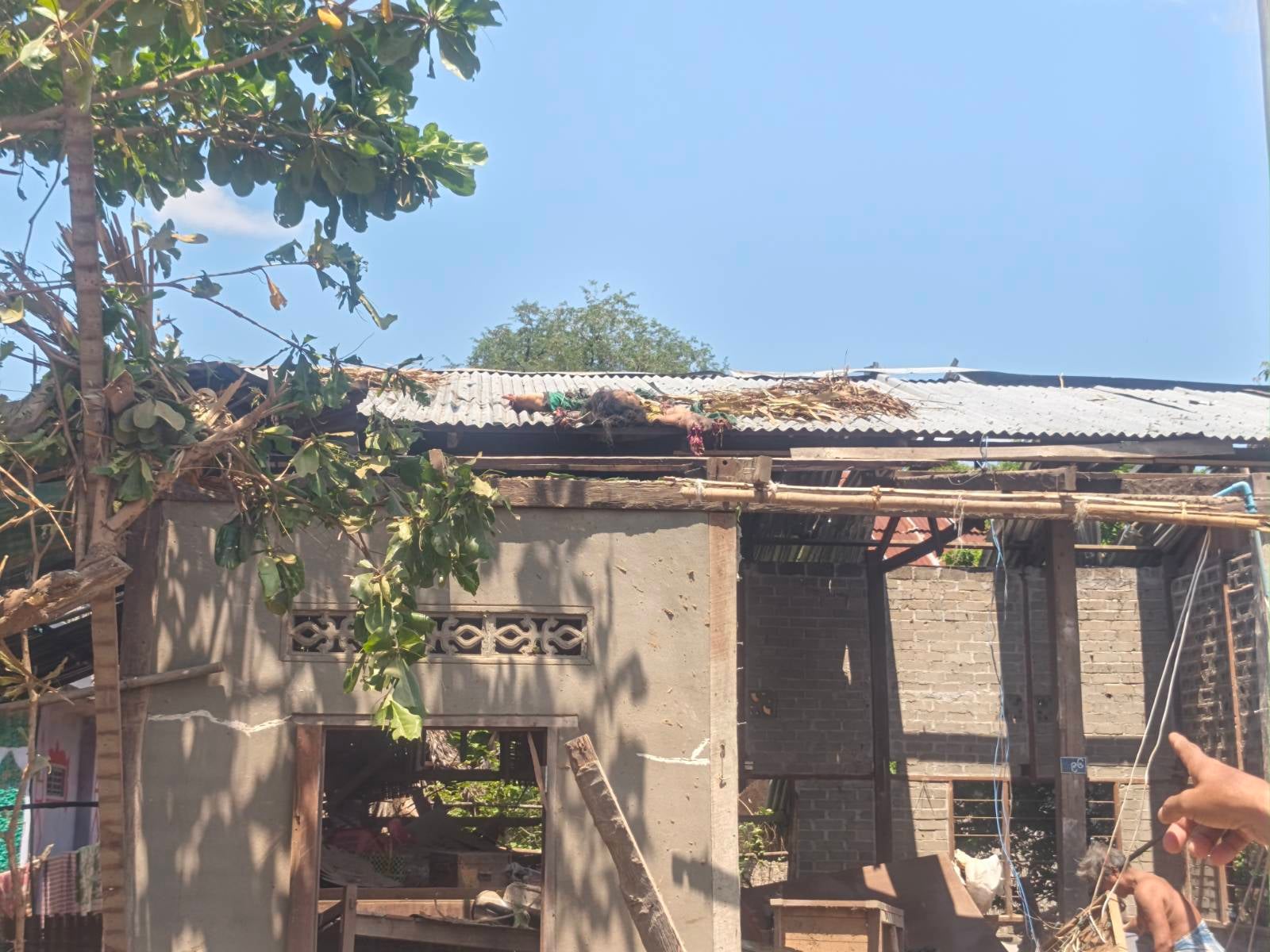 Junta Airstrikes Kyan Pauk Village with Three Gyroplanes, Killing Three Family Members