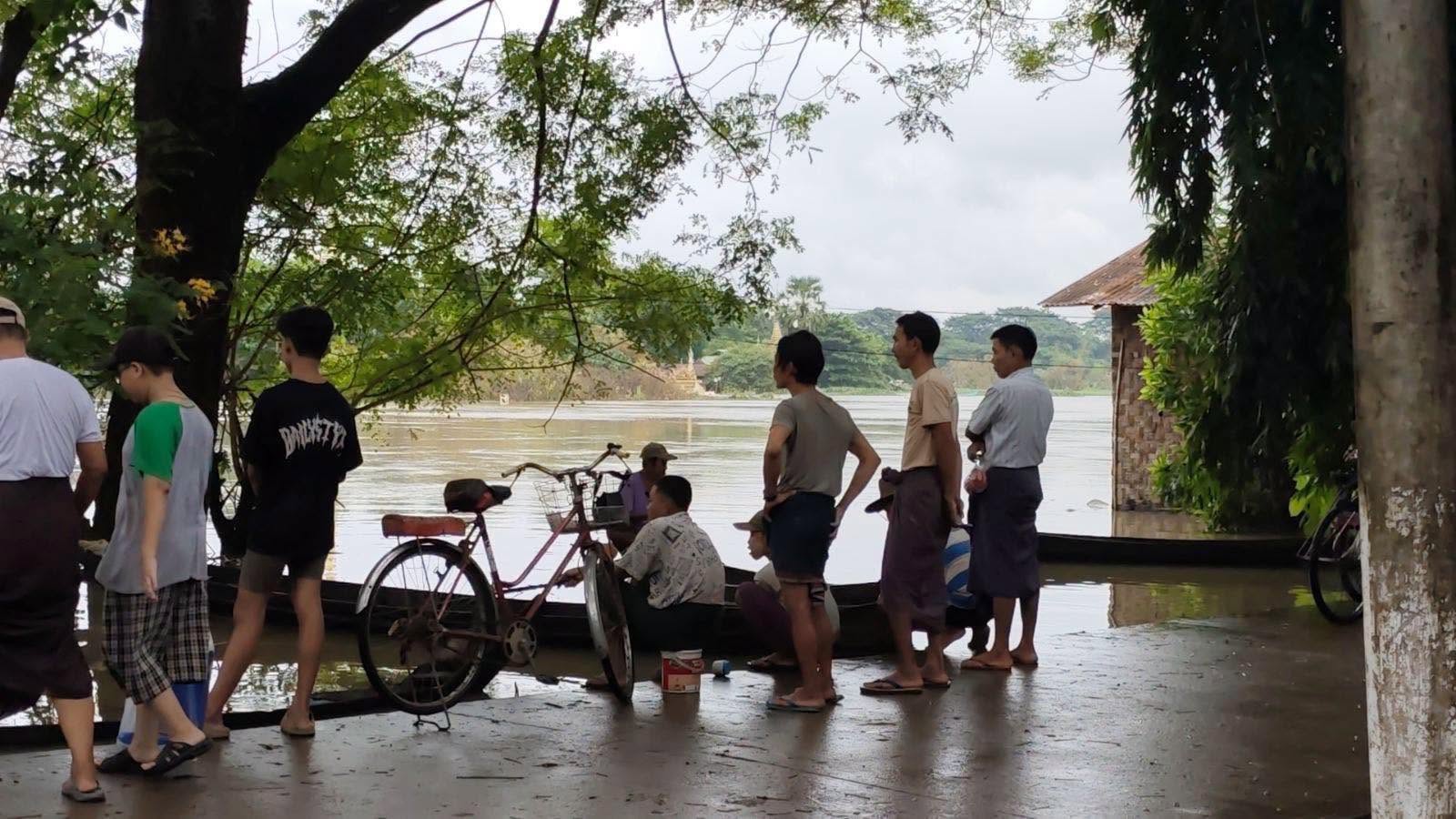 Flood-Hit Kyonpyaw Villagers Survive on Bananas and Broken Rice, Urgently Need Donors