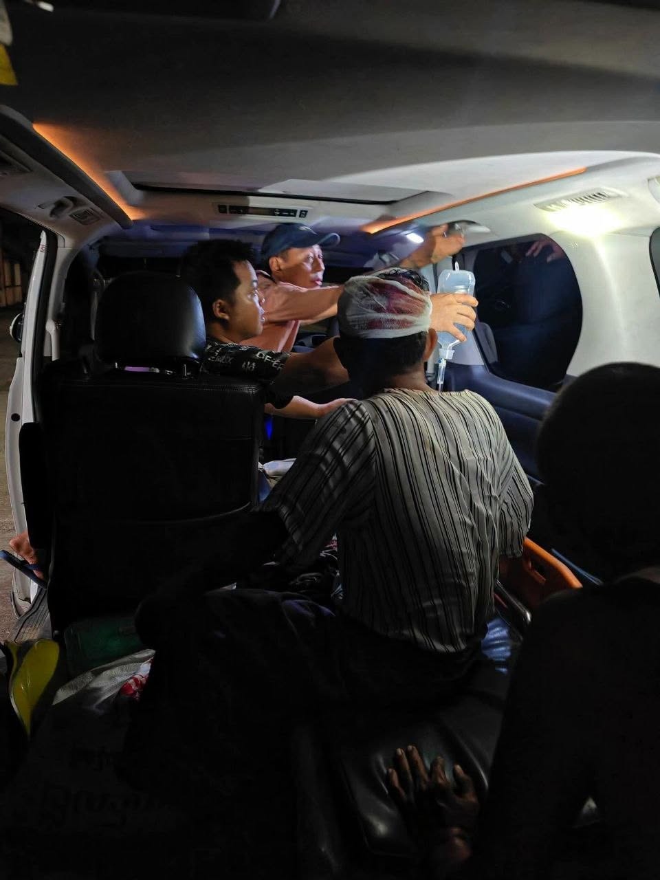 Three teenagers beat a motorcycle taxi rider in Pantanaw and looted all his belongings
