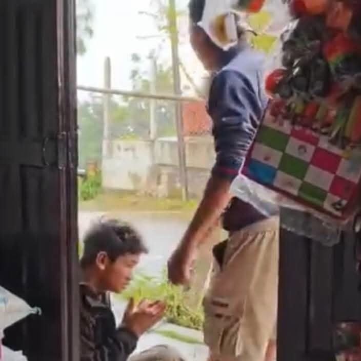 Man Arrested for Breaking Into Home and Forcibly Hugging and Kissing Teacher Shopping at Store