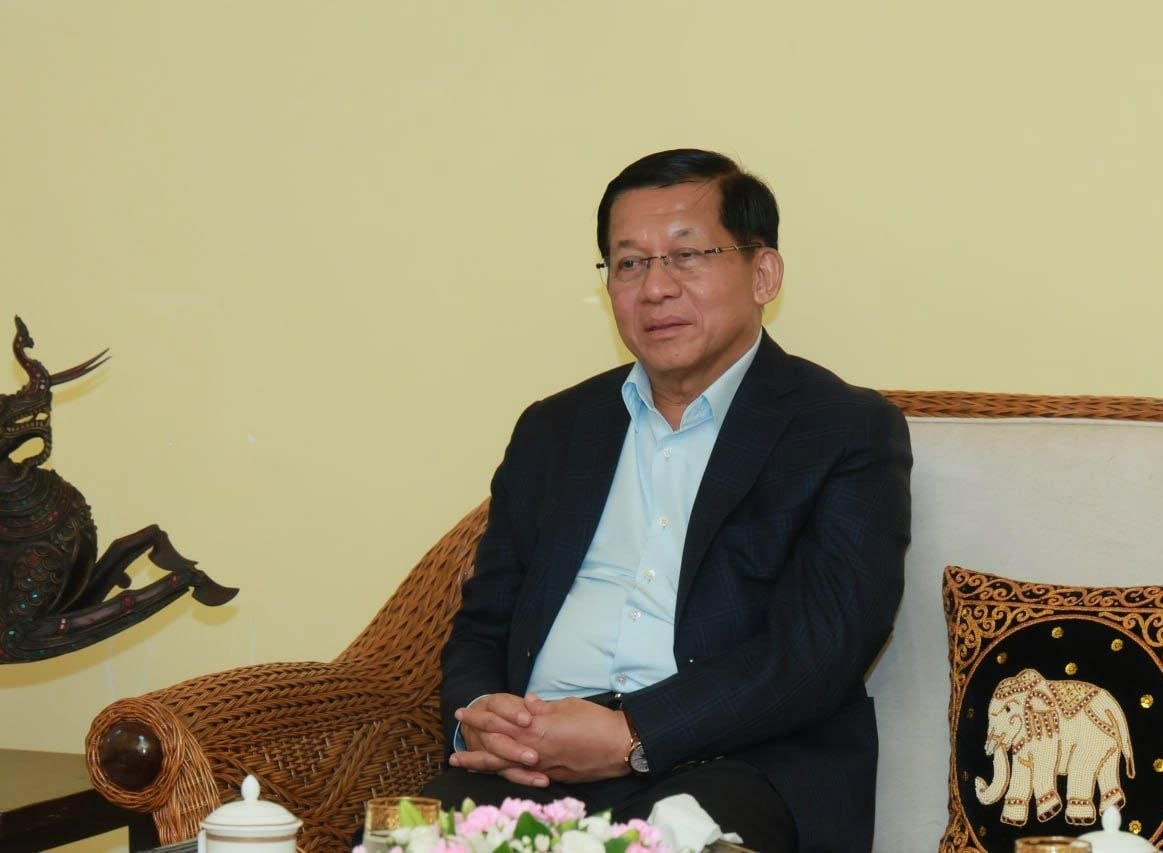 လာအိုဘာသာစကားကို တတ်ကျွမ်းအောင် သင်ယူကြဖို့ ပညာတော်သင် သင်တန်းသား အရာရှိတွေကို မင်းအောင်လှိုင်တိုက်တွန်း
