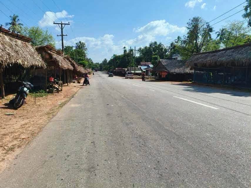 မိသားစု ၃ ဦး စီးနင်းလာတဲ့ဆိုင်ကယ်ကို Express ယာဉ်က အနောက်ကနေဝင်တိုက်လို့ အမျိုးသမီးဖြစ်သူ သေဆုံး