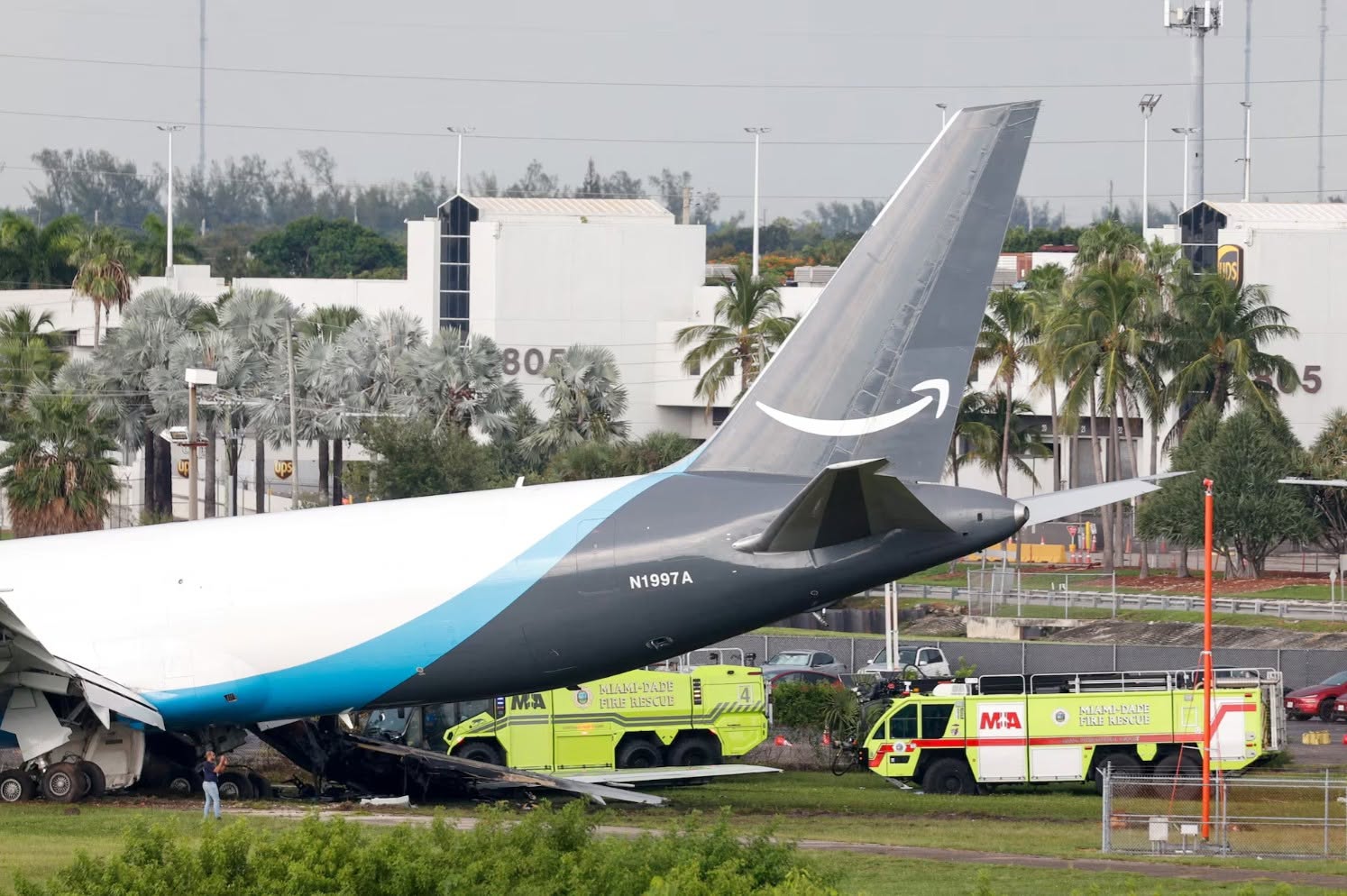 Amazon Prime Air cargo plane crashes at Miami airport, killing at least 5