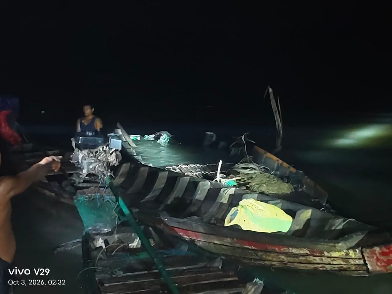 ရသေ့တောင်မြို့နယ်မှာ Y - 12 နဲ့ ဗုံးကြဲလို့ အသက် ၁၅ နှစ်အရွယ် မိန်းကလေး ၁ ဦး အပါအဝင် ၂ ဦး သေဆုံးကာ ၁၂ ဦး ဒဏ်ရာရ
