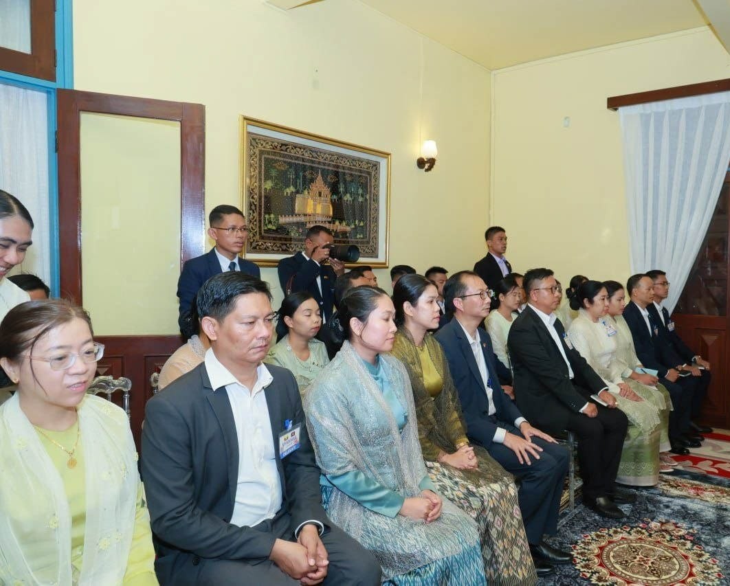 လာအိုဘာသာစကားကို တတ်ကျွမ်းအောင် သင်ယူကြဖို့ ပညာတော်သင် သင်တန်းသား အရာရှိတွေကို မင်းအောင်လှိုင်တိုက်တွန်း