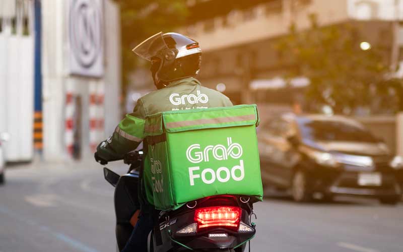 Grab Food ပို့ခတွေ ထက်ဝက်နီးပါးခန့် လျှော့ချလိုက်တာကြောင့် Rider တွေ အခက်အခဲကြုံတွေ့နေရ