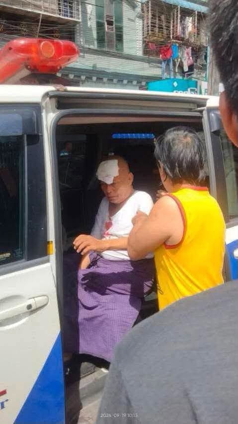 မင်္ဂလာတောင်ညွန့်မှာ ရွှေဆိုင်ပိုင်ရှင်ကို တူနဲ့ထုကာ ငွေလုယူသွားသူကို ဒေသခံ ၂ ဦးက ဖမ်းဆီးကာ ရဲလက်အပ်