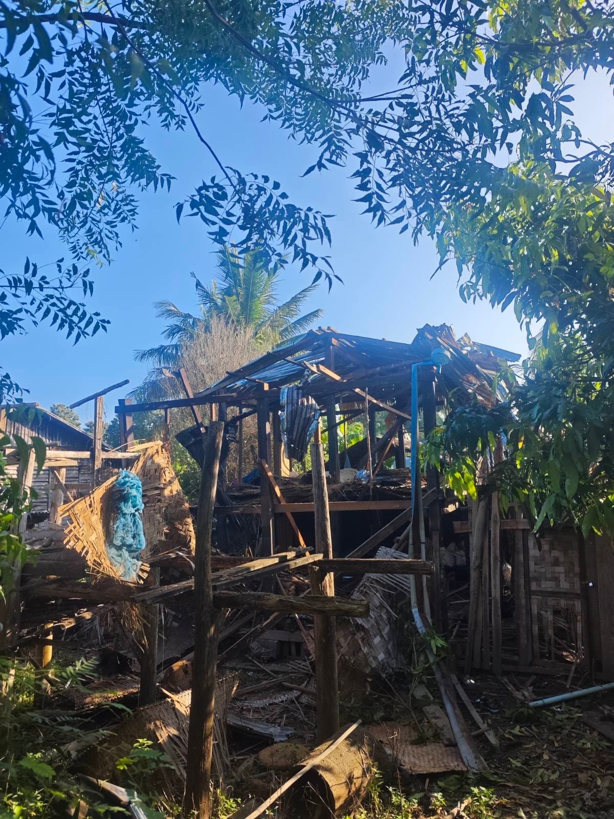 ကပစ ၁၂ မှ တက်လာတဲ့ ပါရာမော်တာ ၃ စီးက တိုက်ခိုက်ခဲ့လို့ အသက်မပြည့်သေးတဲ့ ကလေးငယ်အပါအဝင် ၂ ဦး သေဆုံးခဲ့ပြီး ၃ ဦးဒဏ်ရာရ