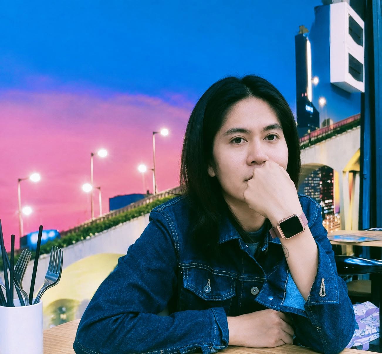 အဆိုတော် ဆက်နိုင် ရဲ့ ရုပ်အလောင်း ရုပ်ပျက်ဆင်းပျက်နဲ့ တံတားဖြူအောက် သံလမ်းပေါ်မှာ တွေ့ရှိ