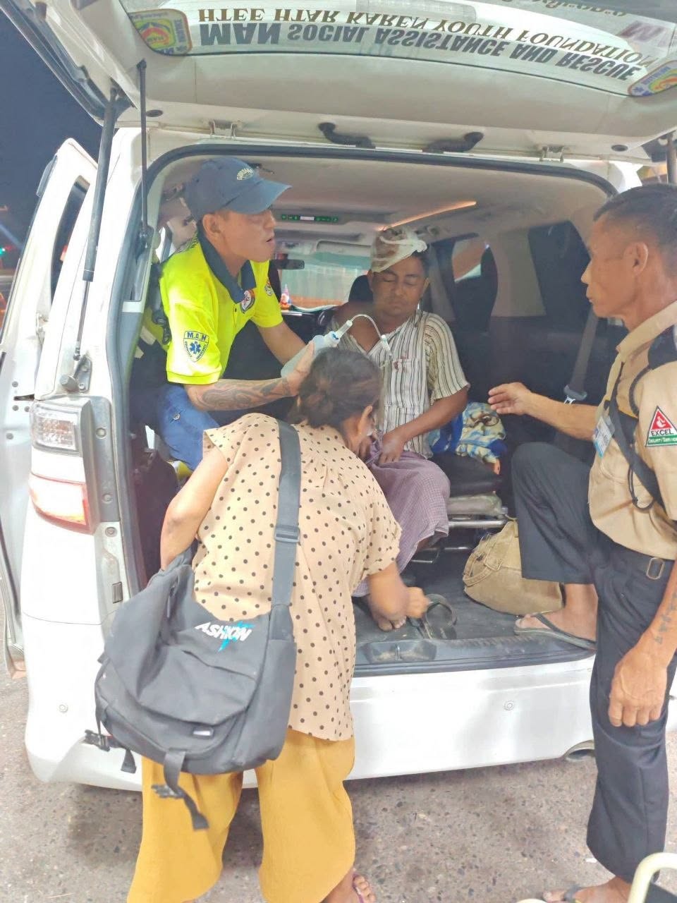 Three teenagers beat a motorcycle taxi rider in Pantanaw and looted all his belongings