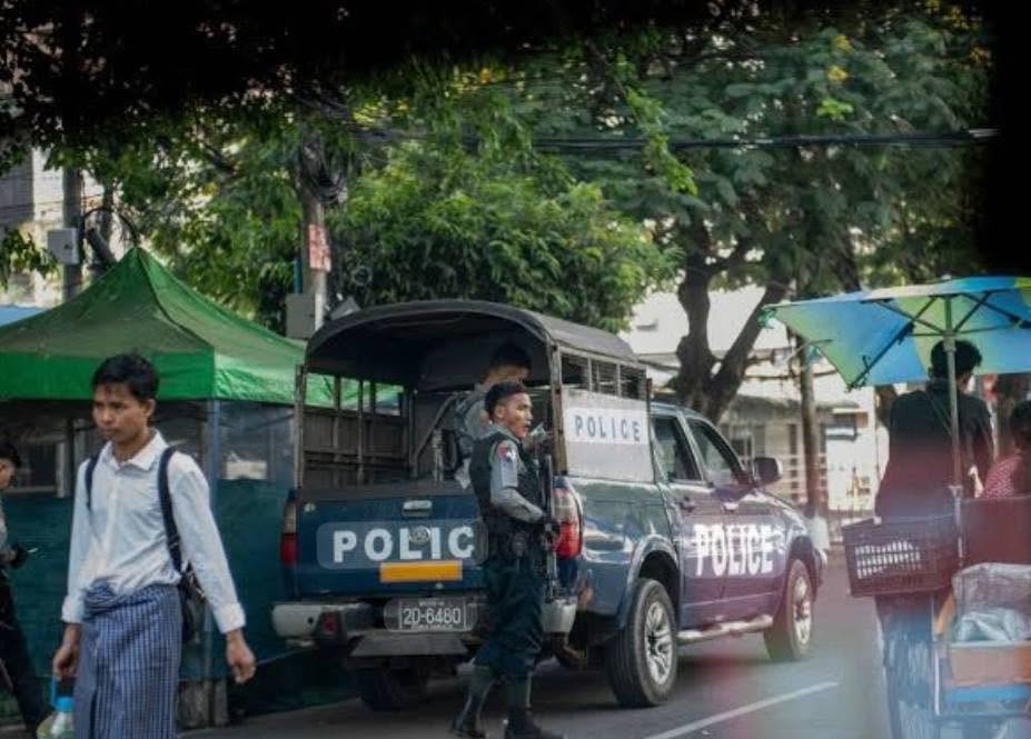 မင်္ဂလာဒုံမှာ လူငယ်တဦးကို စစ်မှုထမ်းဖို့ နေအိမ်ထိ လာရောက်ဖမ်းဆီးခေါ်ဆောင်သွားပြီး မိသားစုက ပြန်ရွေးထုတ်ခွင့်မရ