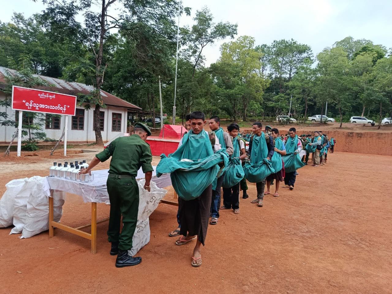 စစ်မှုထမ်း အပတ်စဉ် ၂၇ အတွက် လူငယ်တွေကို စတင်ဖမ်းဆီးနေပြီး လူအစားထိုးခွင့်ပဲ ရမယ်လို့ဆို