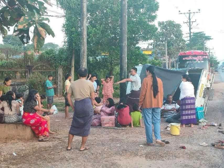 Pilgrimage bus blows tire, hits roadside power pole, injuring 11 including young children